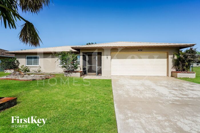 Foto principal - 4104 SW 7th Ave
