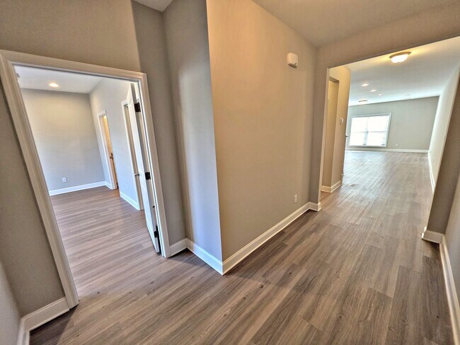 Building Photo - 3BR/2.5BA Townhouse Priceville/Decatur