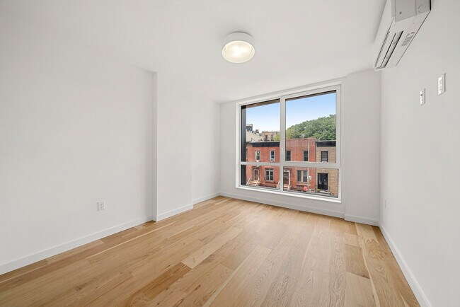 Building Photo - 105 Rogers Ave
