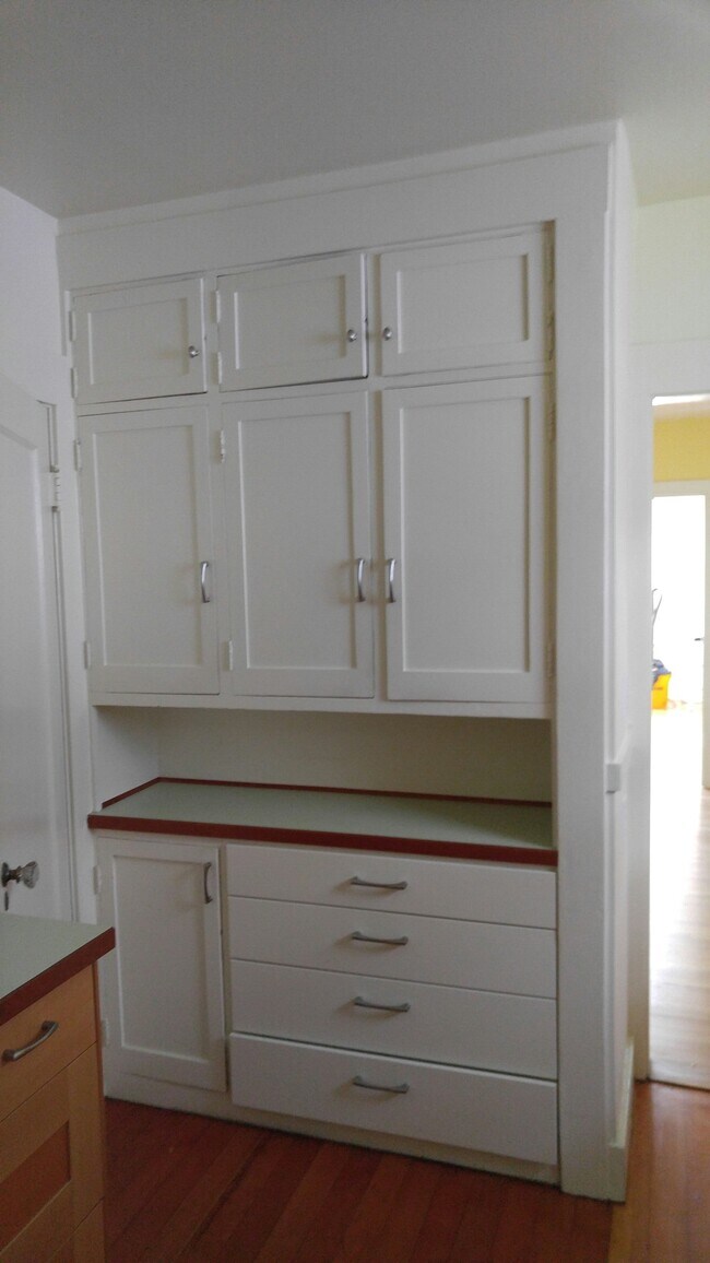 Foto del edificio - 28 Moss Ave