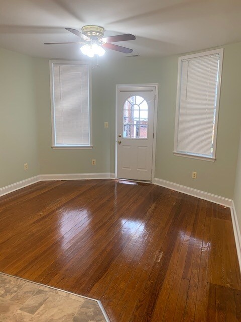 living room - 2919 Saint Paul St