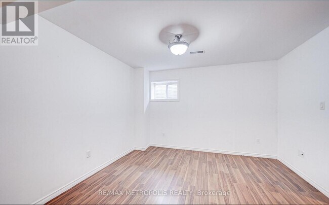 Building Photo - 40 Harper-Hill Dr