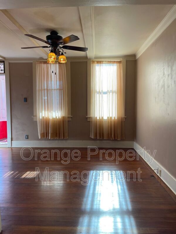 Foto del edificio - 2024 Oak St