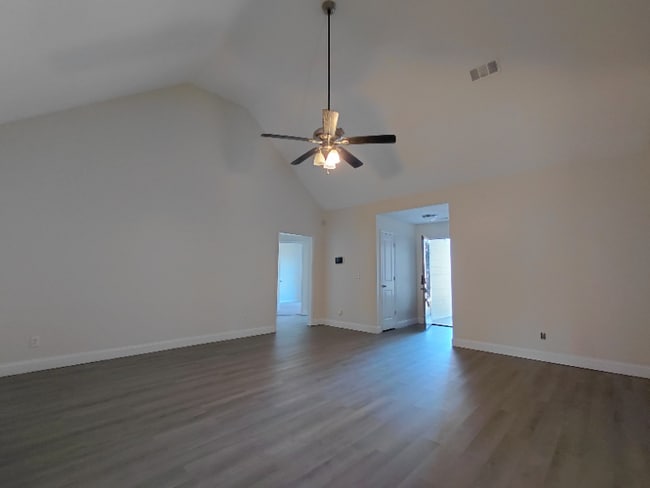 Building Photo - 211 Crakston Ct