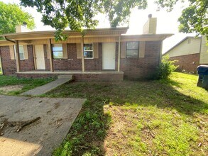 Building Photo - 2609 S 16th St