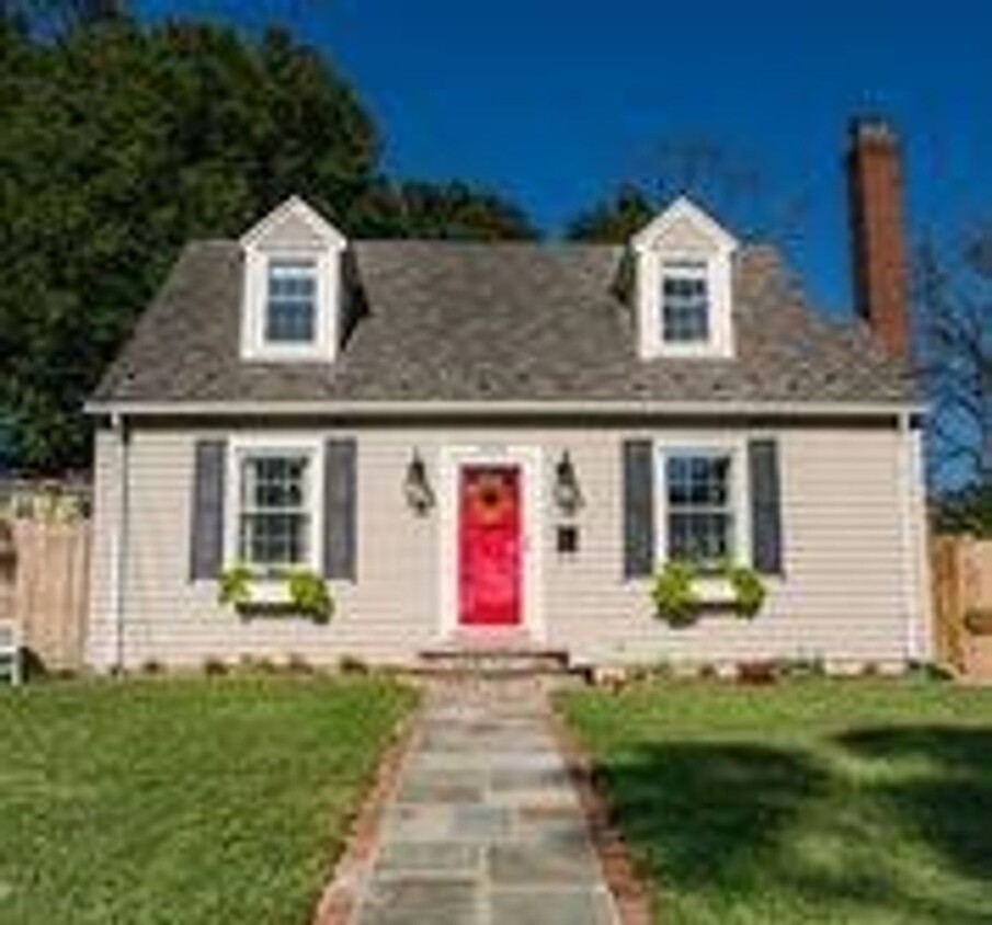 Primary Photo - Beautiful 4BR 2BA fully updated single fam...