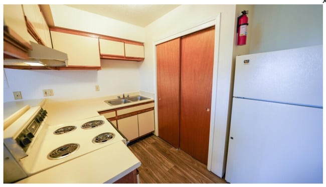 Interior Photo - BRANDYWOOD PARK!!!   FREE UTILITIES!!   GR...