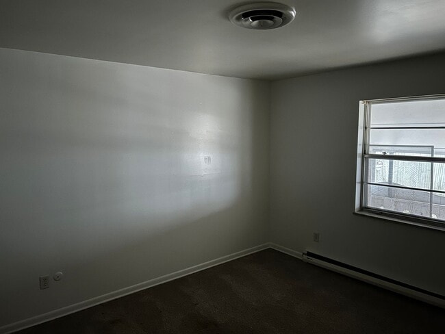 Building Photo - 211 N Tompkins St