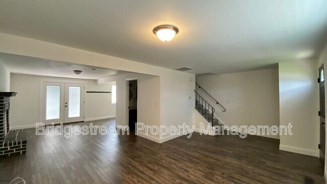 Foto del edificio - 7701 Timbercrest Dr