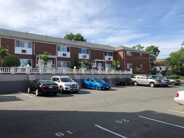 Primary Photo - 463 Preakness Ave