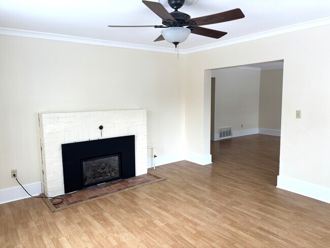 Foto del edificio - 616 E 8th St