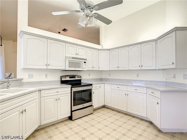 Building Photo - 2129 Viscaya Pkwy