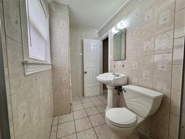 Foto del edificio - 6602 Clemson St