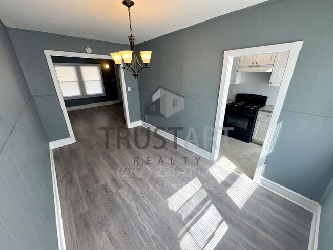 Building Photo - 2640 S Robinson St
