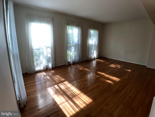 Foto del edificio - 2900 Village Spring Ln