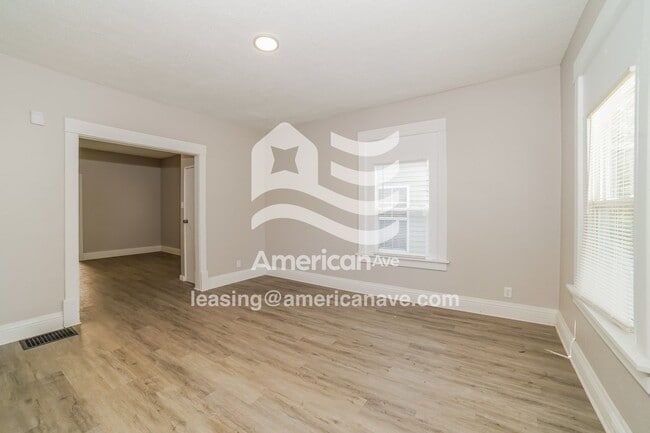 Building Photo - 1706 N Machin Ave