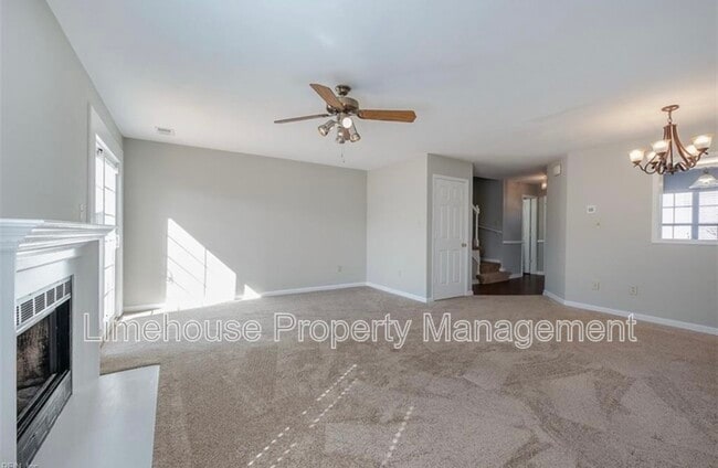 Building Photo - 437 Greenview Dr