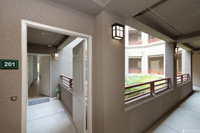 Building Photo - 240 Caldecott Ln