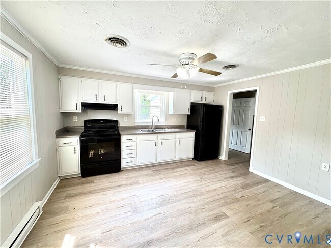 Foto del edificio - 1705 Eden Ave