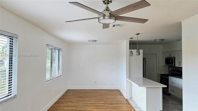 Foto del edificio - 2440 SW 64th Ave