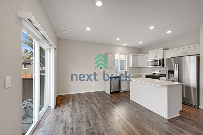 Building Photo - "Charming 3-Bed Home with 2.5 Baths in Picturesque Snohomish – 1720 Sq. Ft. of Comfort Awaits!"