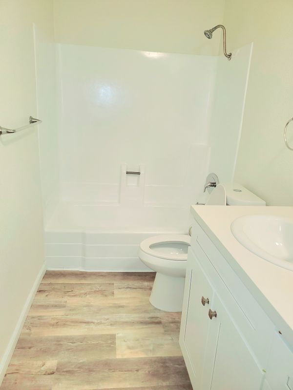 Foto del edificio - 9765 Dale Ave