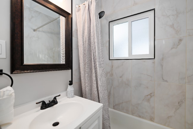 Building Photo - 281 E Pleasant St