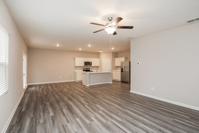 Building Photo - 265 Pond Ct