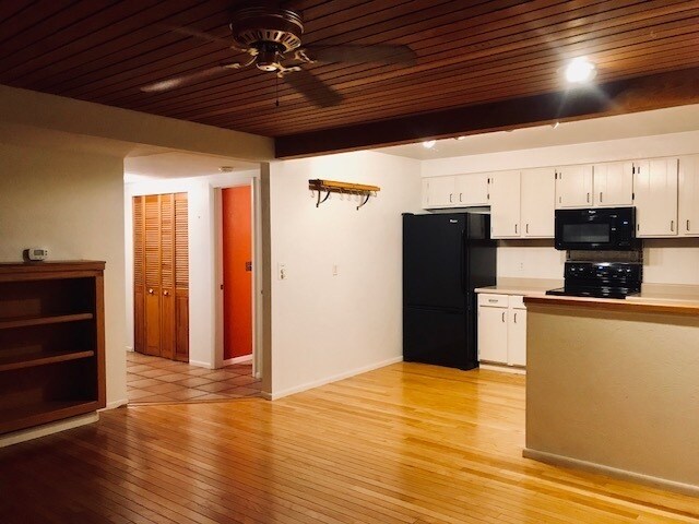 Primary Photo - Charming 2 story Townhouse 2bd 2ba