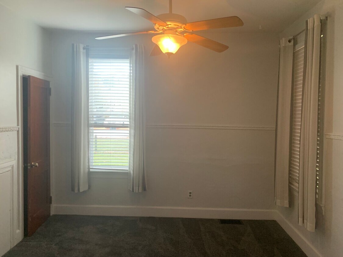 Foto principal - 1st floor 2 bedroom apartment with yard an...