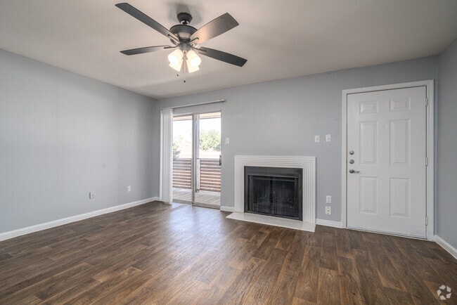 2BR, 2BA - 1,009SF - Living Room - Waterside Apartments