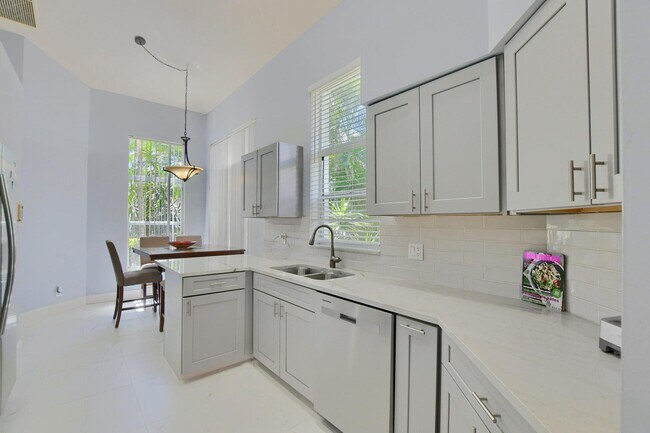 Foto del edificio - 2475 NW 66th Dr