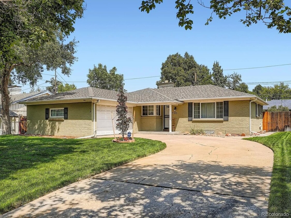 Primary Photo - Impeccable brick ranch home for rent