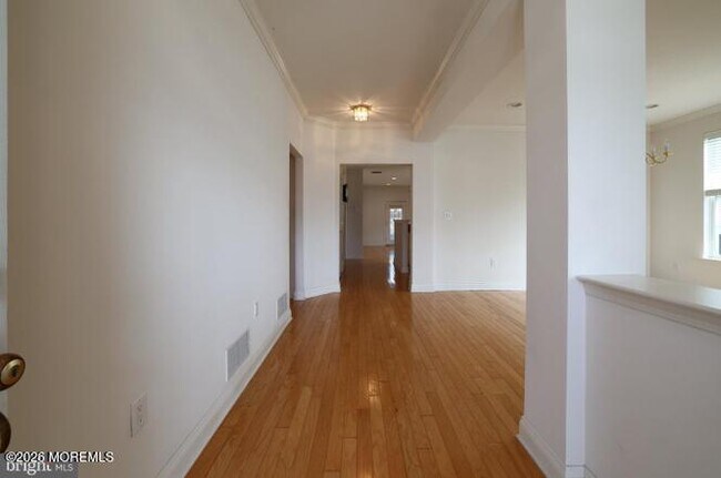 Building Photo - 30 Silver Lake Dr