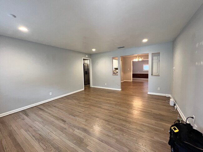 Foto del edificio - 3219 Fruitwood Ln
