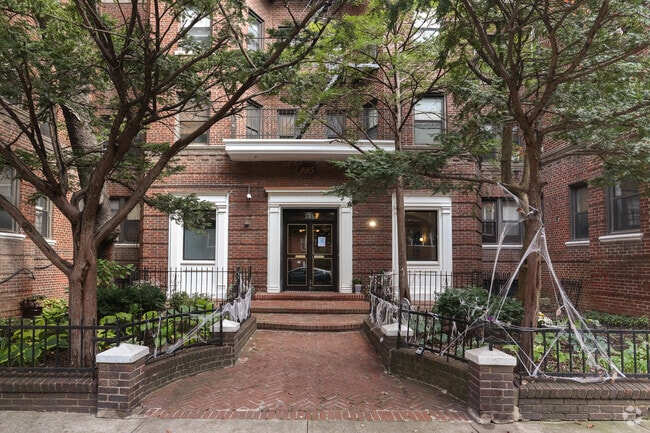 Building Photo - 385 Argyle Rd