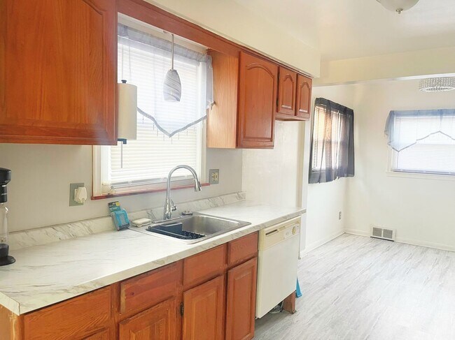 Foto del edificio - 28600 Oakwood St