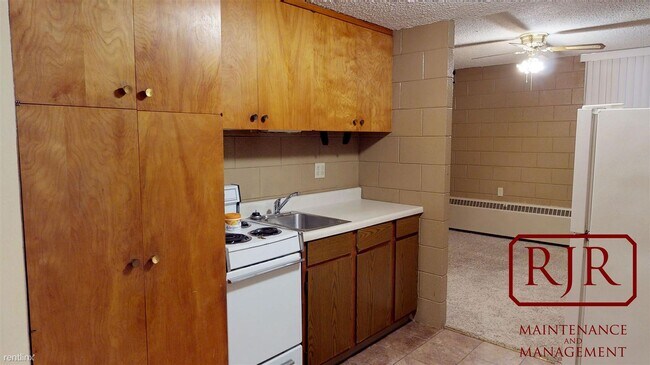 Foto del edificio - 900 Summit Blvd