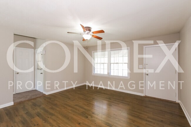Foto del edificio - 3356 Wedgewood Drive