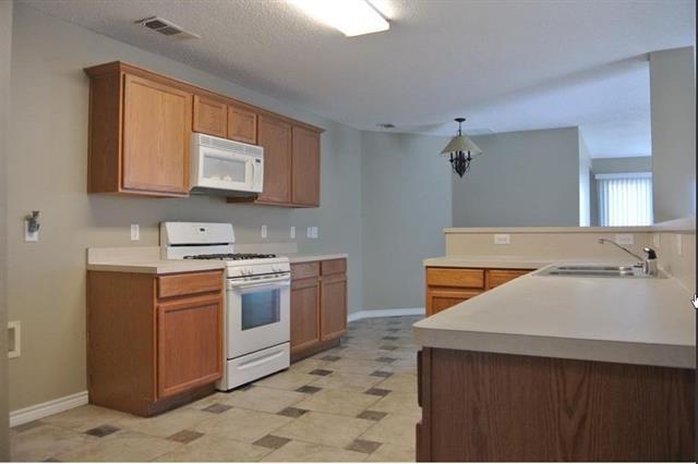 Building Photo - 1301 Mallard Dr