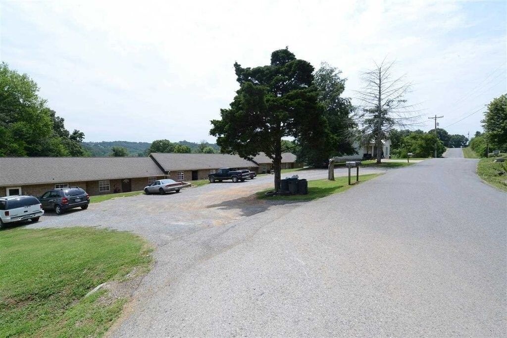 Primary Photo - 407 Memorial Ave