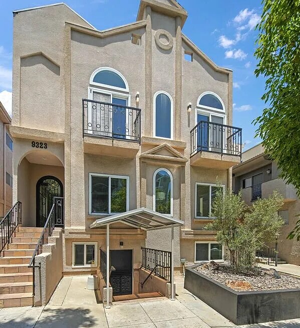 Foto del edificio - 9323 Alcott St