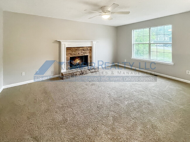 Building Photo - 220 Beechwood Ln