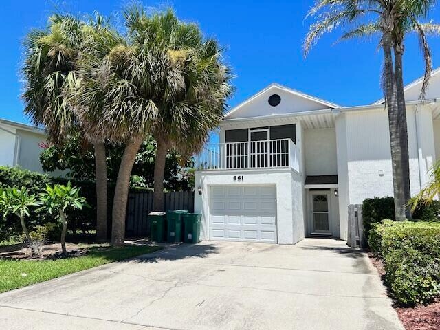 Building Photo - 661 Palm Dr