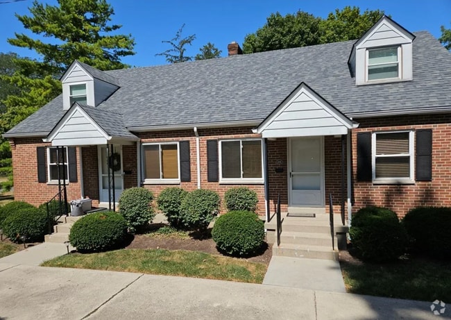 Building Photo - 1102 Acorn Dr