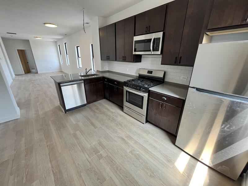 Primary Photo - 1005 W 32nd St