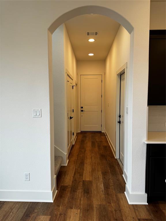 Building Photo - 8589 Meridy Loop