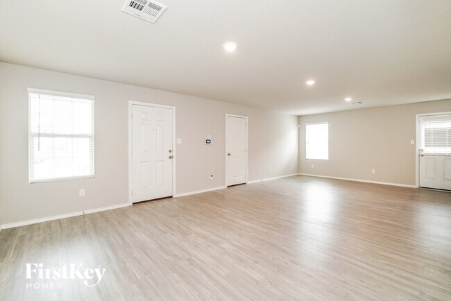 Building Photo - 10786 Prusiner Dr