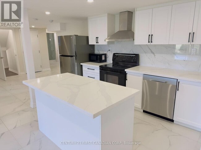 Building Photo - 1565 Sandridge Ave