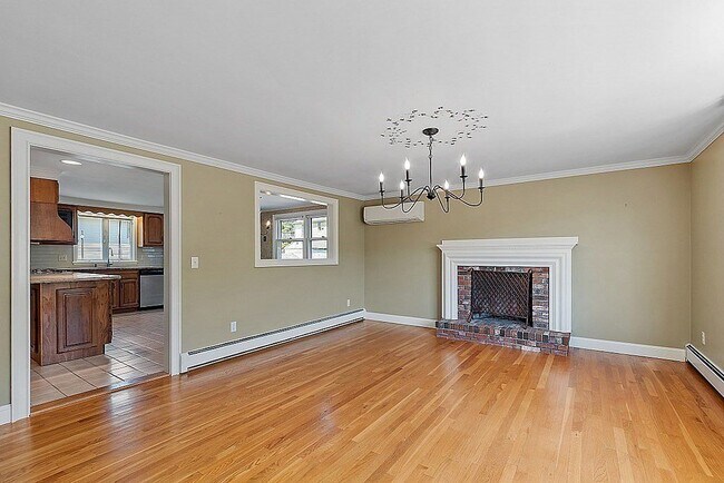 Building Photo - 9 Woodbury Ave